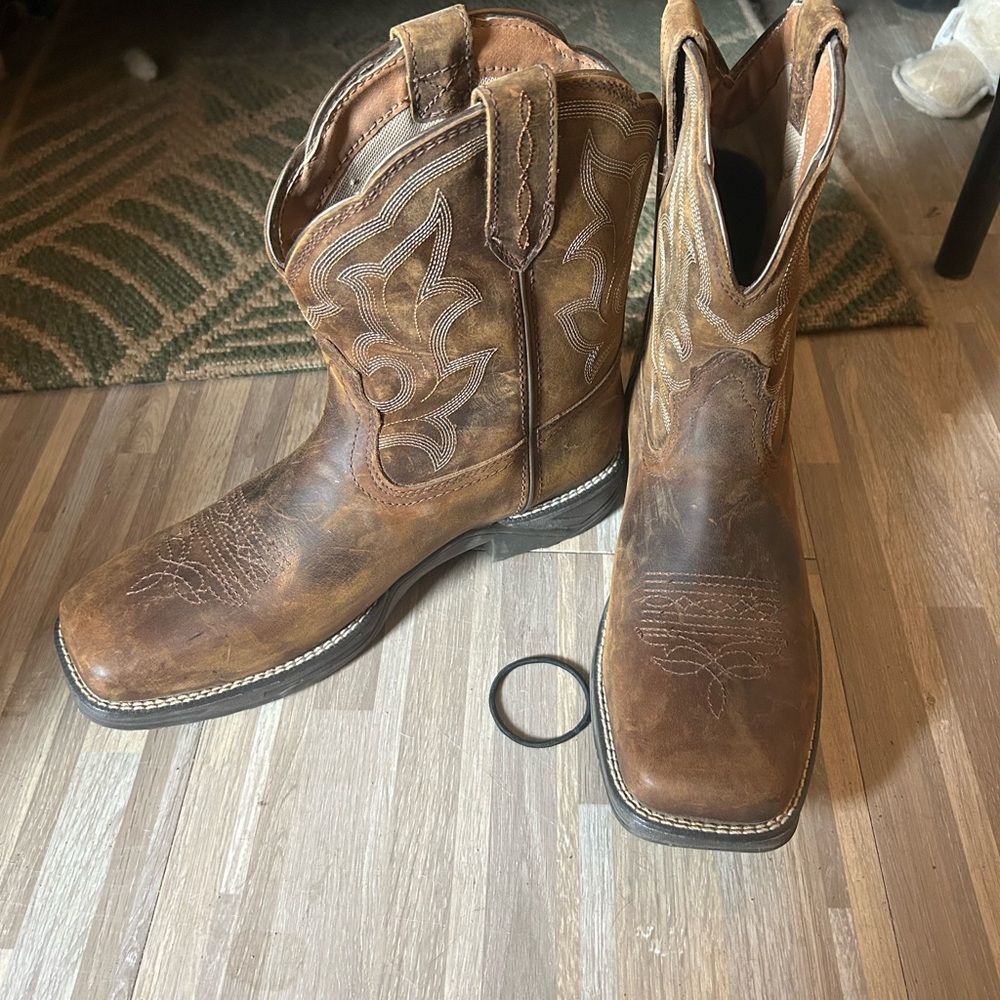Ariat Brown Cowboy Western Boots with Distressed Leather